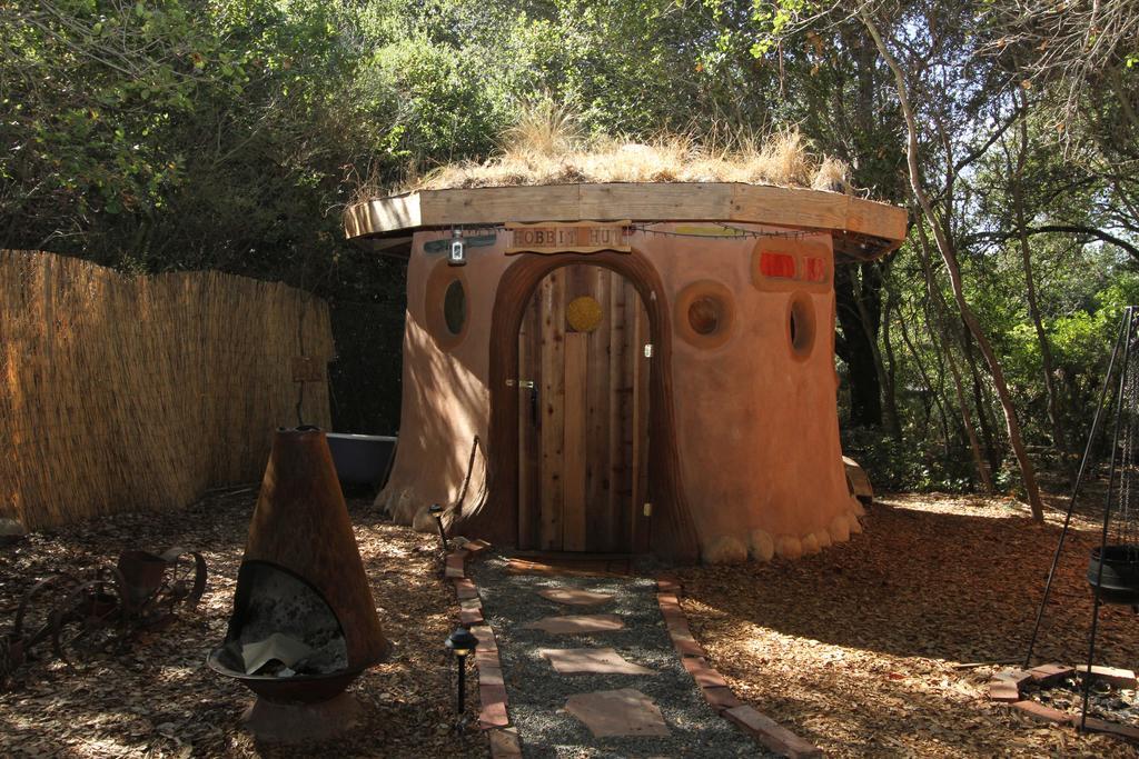 Отель Hobbit Hut Джисервилл Номер фото