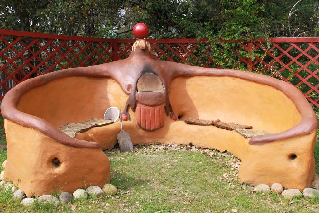 Отель Hobbit Hut Джисервилл Экстерьер фото