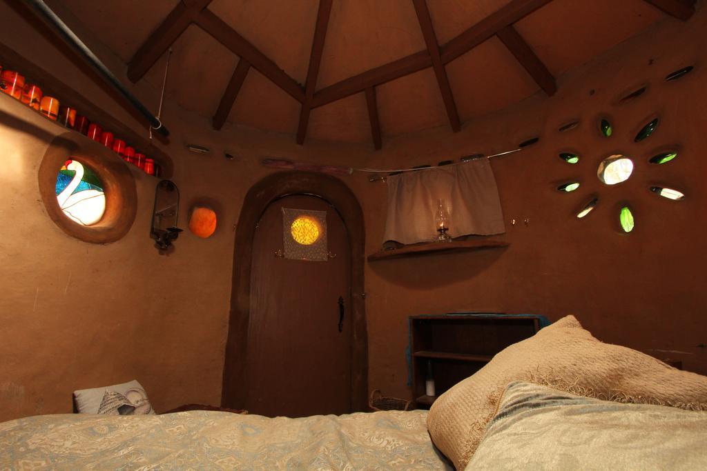 Отель Hobbit Hut Джисервилл Экстерьер фото